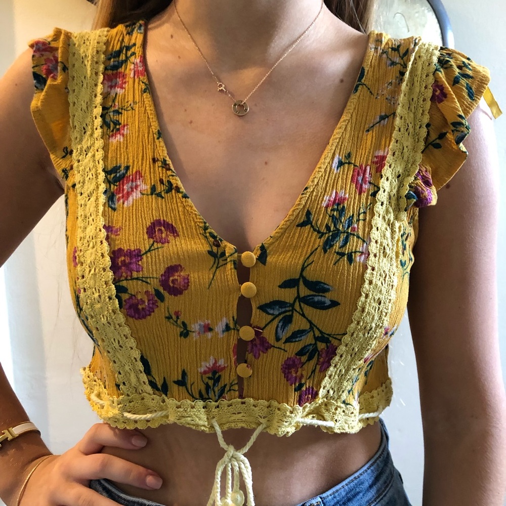 LF CROP TOP